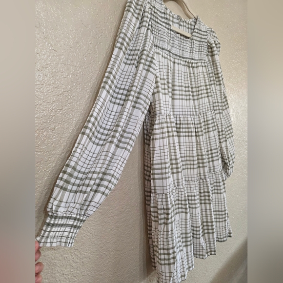 Green Plaid Puff Long Sleeve Dress - Picture 2 of 7